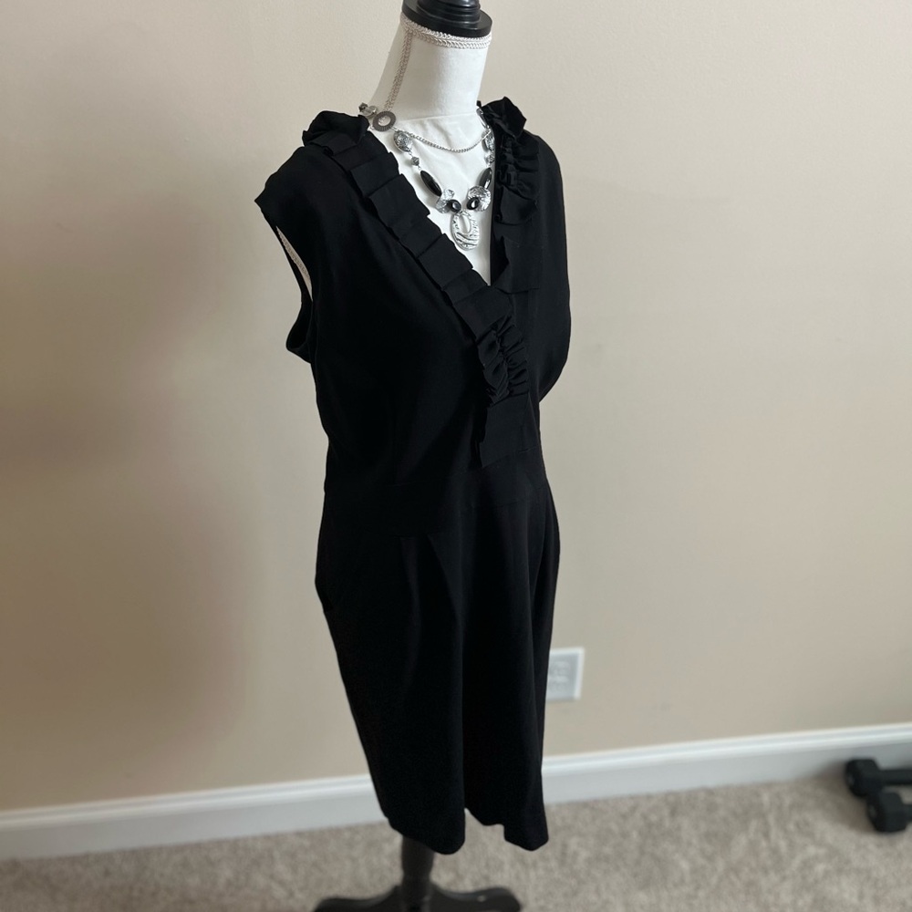 Elegant Black Sleeveless Dress